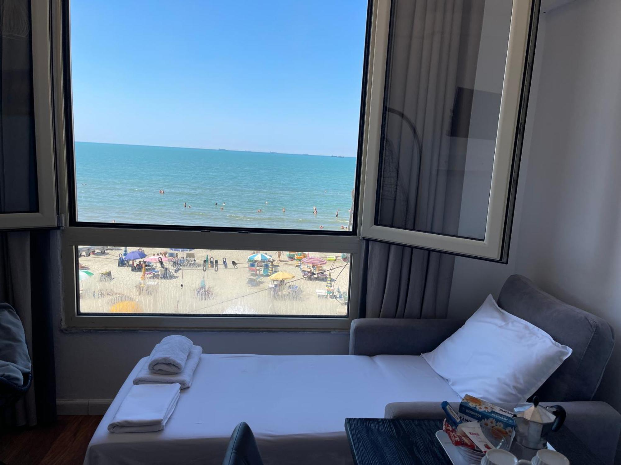 Arteg Apartments - Full Sea View Дуррес Экстерьер фото